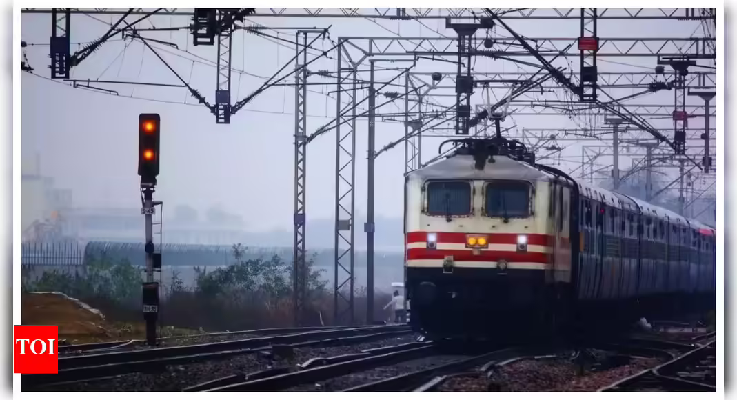 Chhattisgarh: Passenger train collides with goods train near Bilaspur; 2 injured | India News