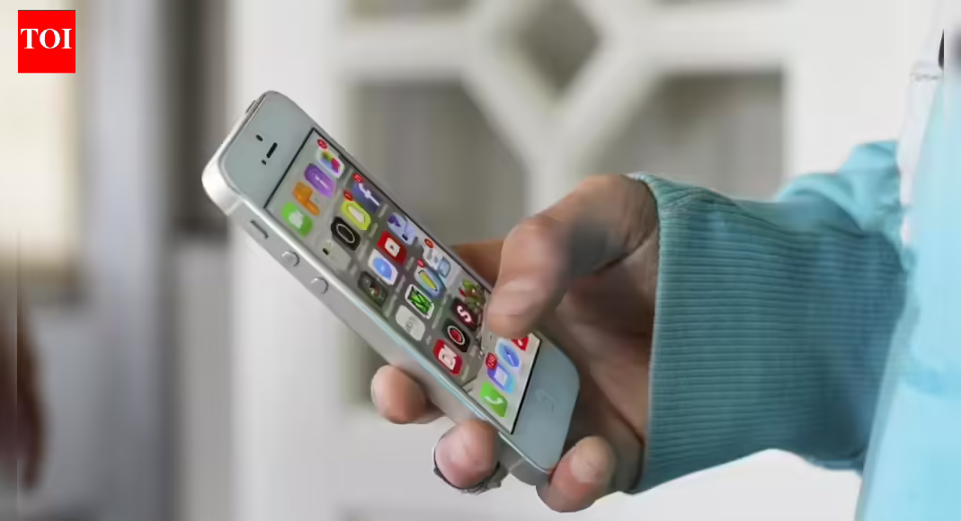 Govt orders handset makers to preload its Sanchar Saathi app | India News