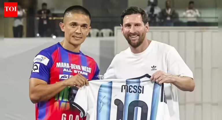 'Whose art is my antidote to sadness': 'Fan' Sunil Chhetri reflects on meeting Lionel Messi; shares emotional post | Football News