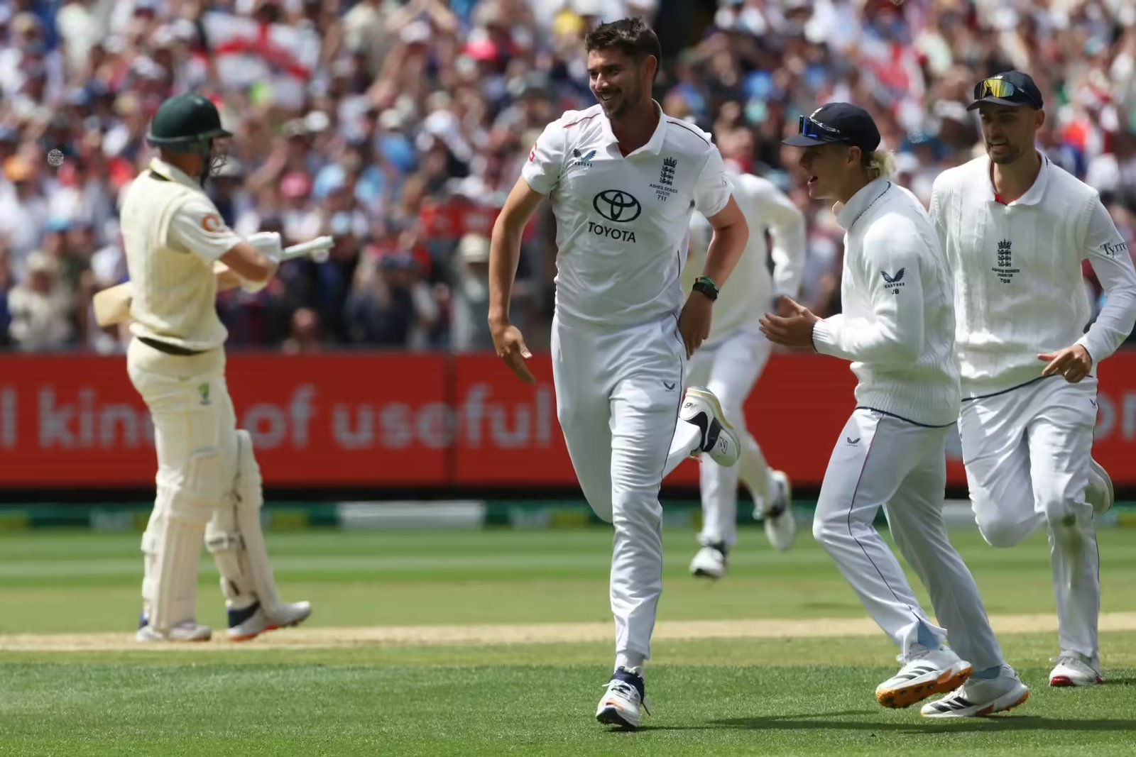 Ashes advantage England: Visitors take 4 Australian wickets after winning the toss at the MCG
