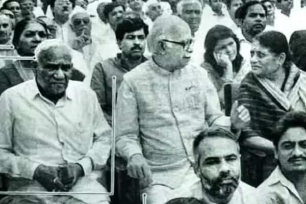 Sharing PM Modi photo, Digvijaya Singh lauds Sangh, BJP says attack on Rahul | India News