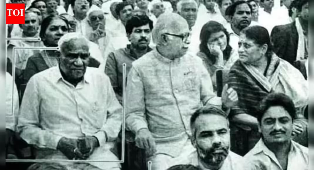 Sharing PM Modi photo, Digvijaya Singh lauds Sangh, BJP says attack on Rahul | India News