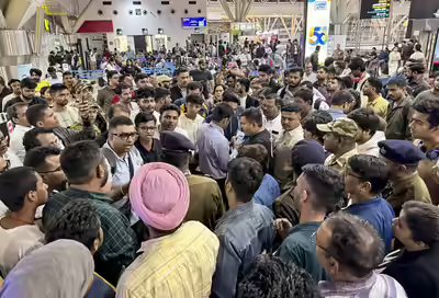 <p>PTI photo</p> IndiNoGo: 300 flights nixed as airline chaos worsens