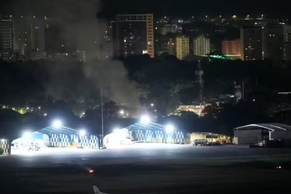Blasts rock Venezuela capital: Low-flying airplanes seen in Caracas; city in dark as videos show panic