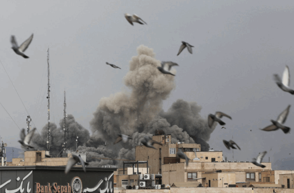 Rs 9.7 Lakh Crore Wiped Off Indian Market As Dollar Hits Rs 92 1st Time Ever - Trak.in