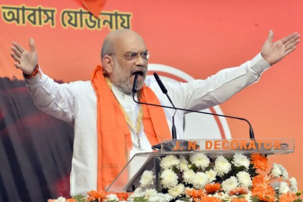 Amit Shah: World''s Largest Curd Plant Foundation in Kolkata: Rediff Moneynews