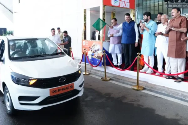 Maharashtra reviews sustainable development strategy, launches Bharat Taxi initiative