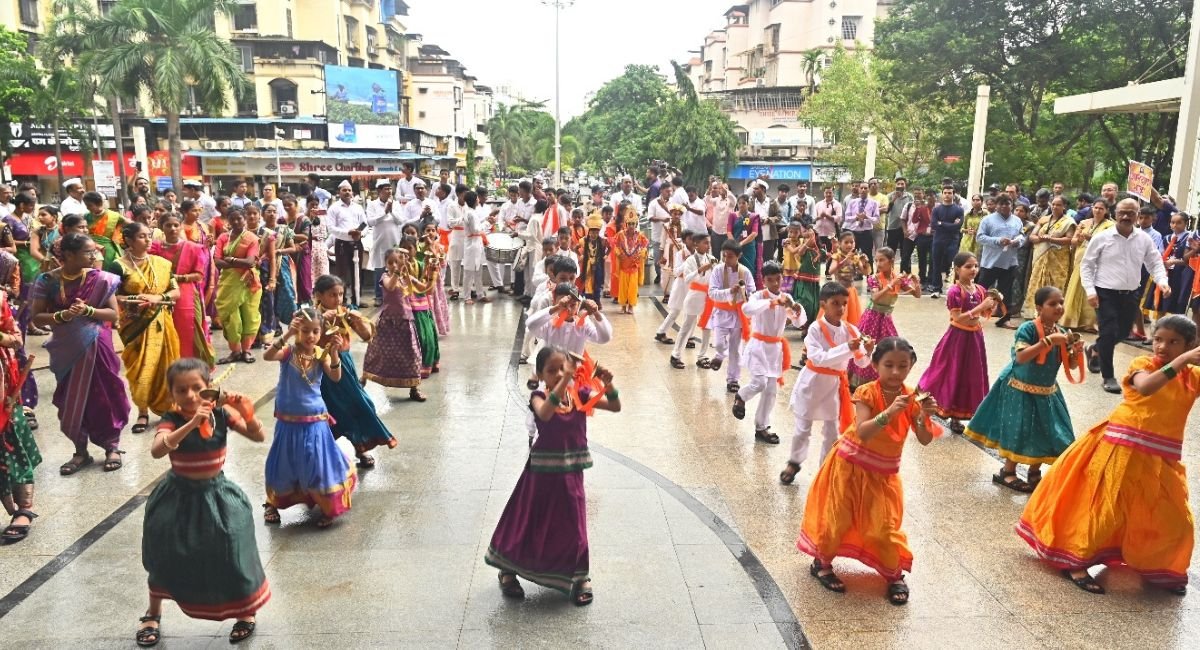 Navi Mumbai students spread cleanliness message through Swachhata Dindi