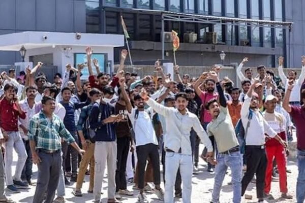 New Delhi : Construction Workers Paid and Brought for Protests
